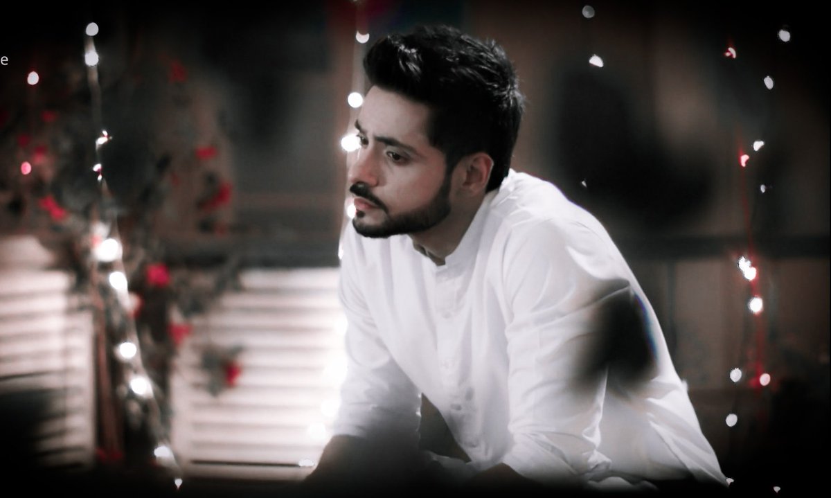 malavika_weirdo's tweet photo. Maana ki hum yaar nahi lo tai hai ki pyaar nahi.... https://t.co/Wk05vMh68D