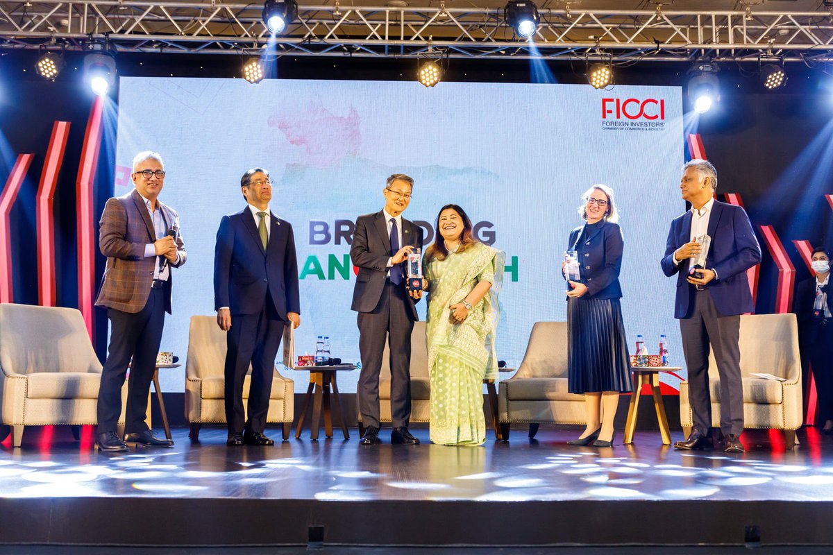 yasirAzman's tweet photo. Celebrating 50 years of Bangladesh by @FICCI honored &amp; humbled to have my point of branding Bangladesh https://t.co/gHzufBtWtS https://t.co/z8DUm0zEzR