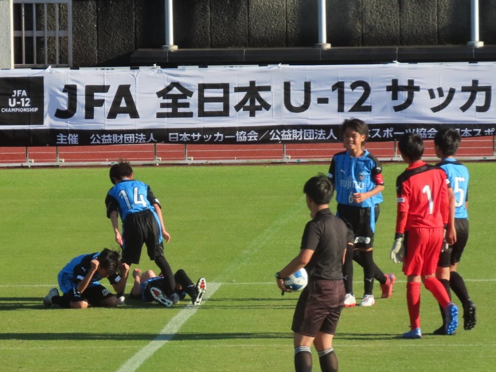 川崎フロンターレ En Twitter Jfa 第45回全日本u 12サッカー選手権大会神奈川県大会 本日 11 23 行われた準決勝 Vsバディーsc 1 0 決勝戦 Vs Fcパーシモン 3 2 に見事勝利 川崎u 12が今大会の優勝とともに12月に鹿児島県で開催される決勝大会進出を決め 川崎フロンターレ En Twitter Jfa 第45回全日本u 12サッカー選手権大会神奈川県大会 本日 11 23 行われた準決勝 Vsバディーsc 1 0 決勝戦 Vs Fcパーシモン 3 2 に見事勝利 川崎u 12が今大会の優勝とともに12月に鹿児島県で開催される決勝大会進出を決め