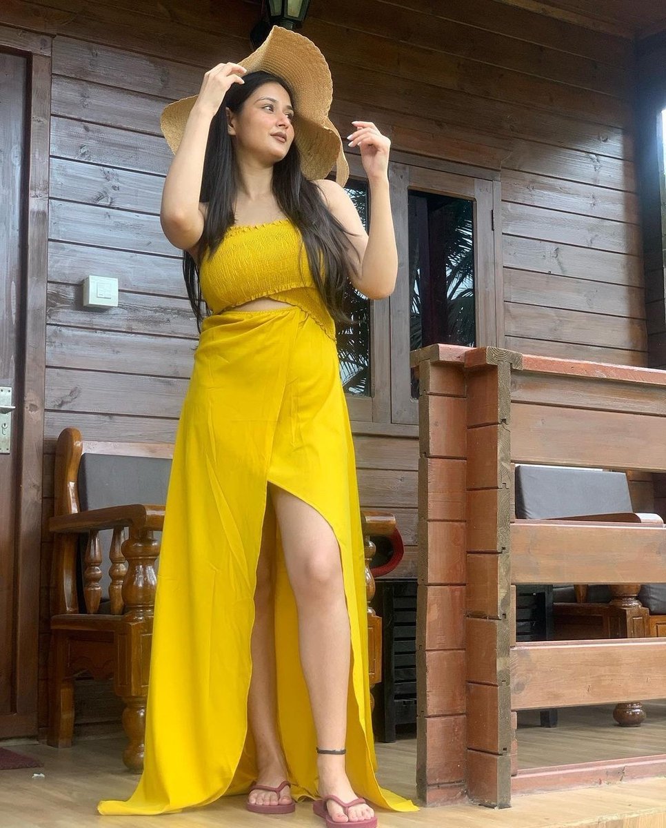 berrylush_com's tweet photo. Media Source: https://t.co/jB5UN8Fvdv

Sweet, wondrous escape.☀️
@ananyathappa

#fashion #beautiful #ootd #instagood #happy #cute #whatiwore #outfitoftheday #styleinspo #instastyle #dress #sale #currentlywearing #shopping #onlineshopping #berrylush #myntra #ajio #lookgoodfeelgood https://t.co/rpTuwAjGCm