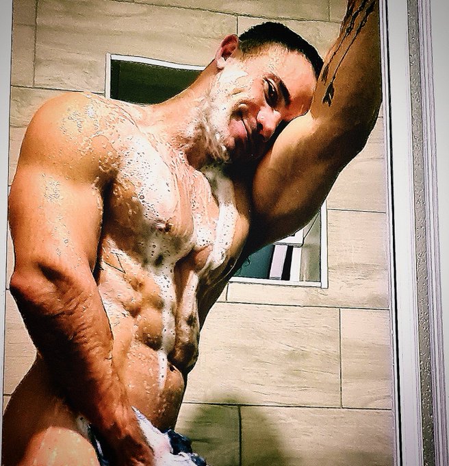 Damion Dice’s pics and videos