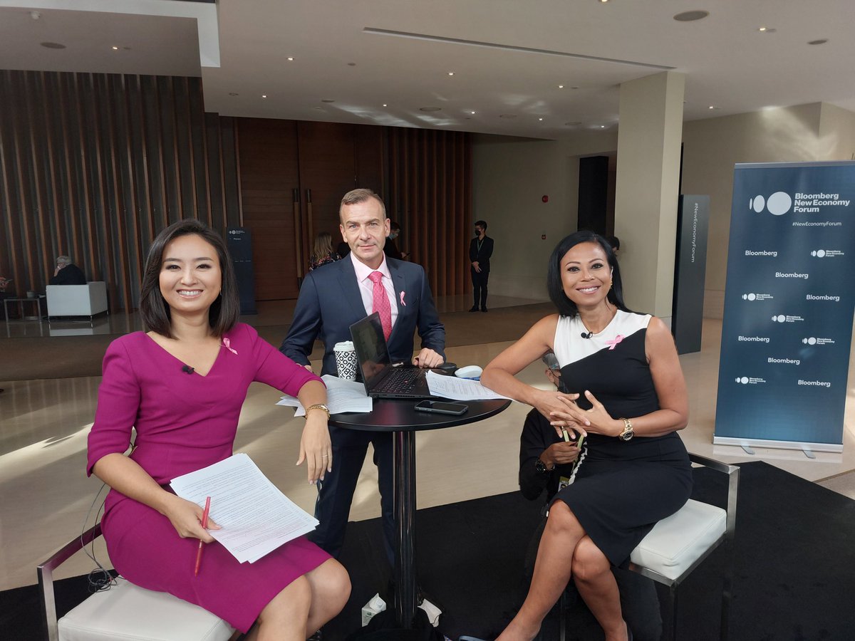 DavidInglesTV's tweet photo. About last Friday… #PinkFridayPride from Hong Kong to Singapore to Sydney to support LGBTQ+ inclusion and workplace diversity https://t.co/xmEgZZqrIL