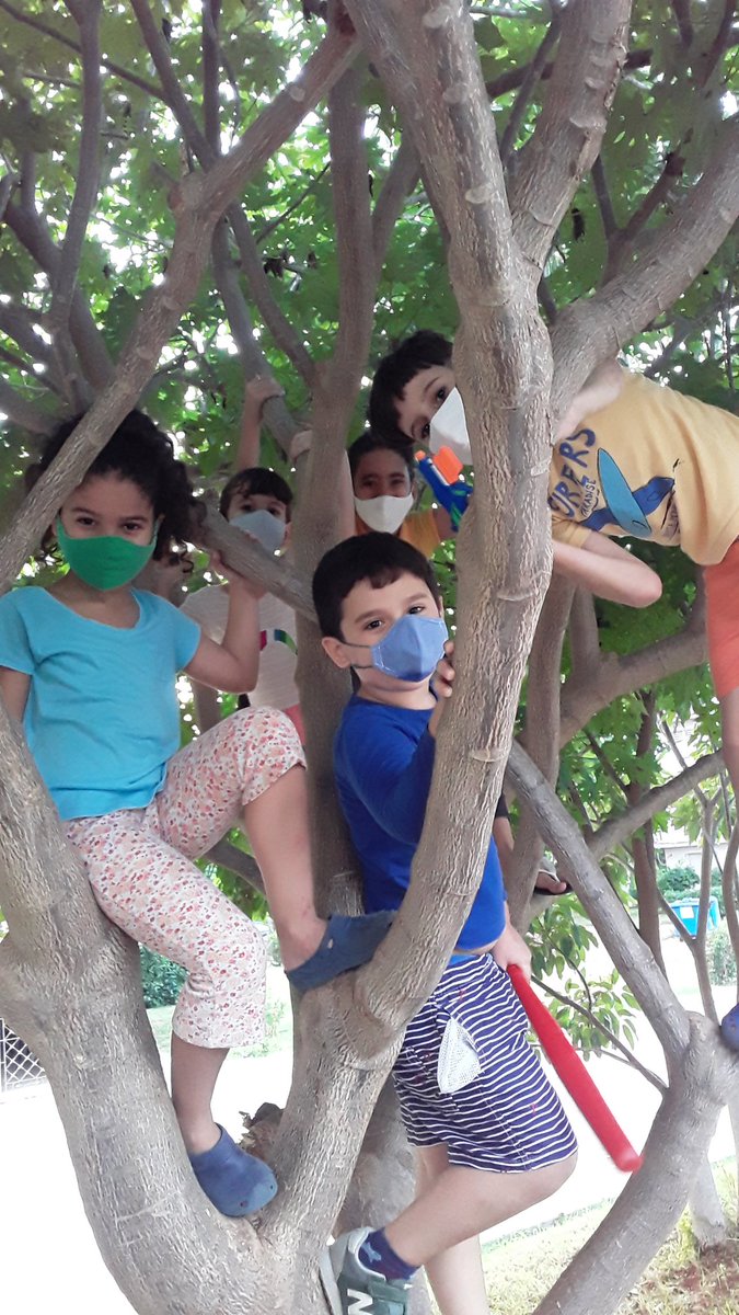 @PelaizSacha Niños felices que gracias a nuestras vacunas pueden reencontrarse, jugar y disfrutar su libertad! #CubaVive