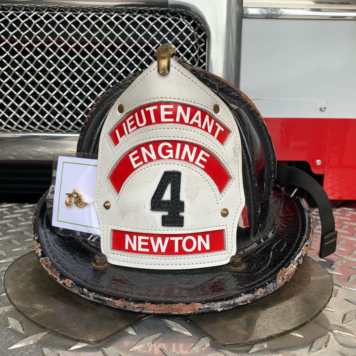NewtonFireDept's tweet image. Last week, Engine 4 Group 4, H3 and our friends @FallonAmb (medic 3 and FS1) helped assist with a field delivery childbirth. We look forward to someone visiting our firehouse in the future!!! The members were presented with their Stork Pins. #newtonfire #newtonma