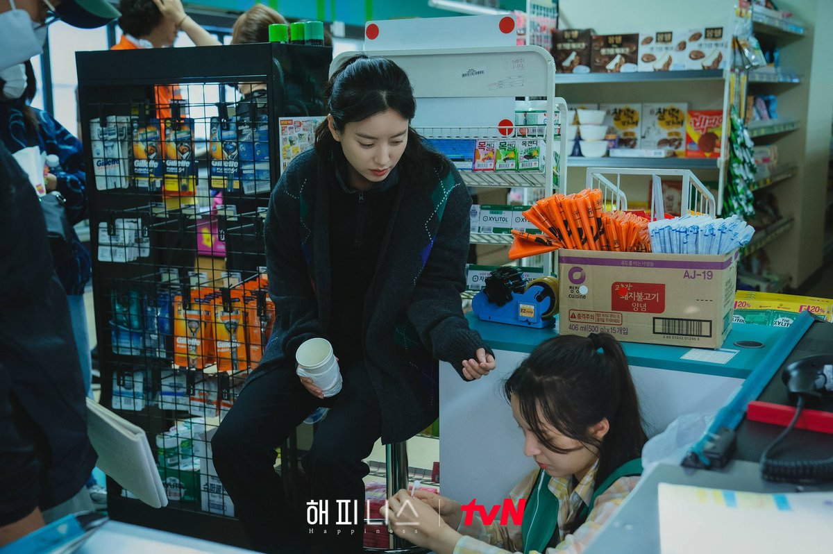 ppcavengers's tweet photo. Happiness Stills 💕
📸 : @CJnDrama
#ParkHyungSik #박형식
#HanHyoJoo #한효주
#HanDaSol #한다솔
#JooJongHyuk #주종혁
#Happiness #해피니스 https://t.co/WJnQryOrD4
