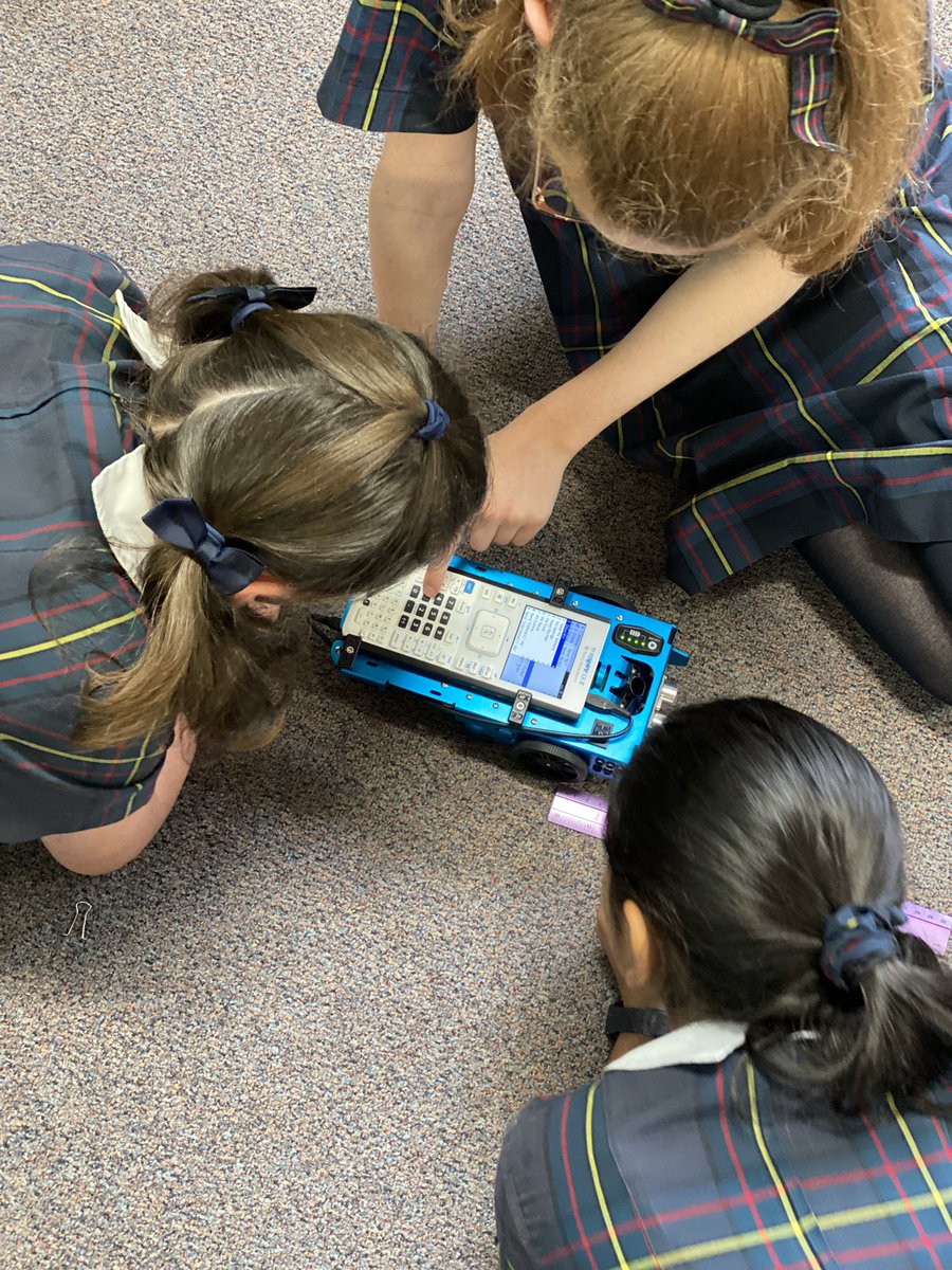 Coding with the girls <a href="/fairholme/">Fairholme College</a> with <a href="/TIAustralia/">Transparency International Australia</a> #coding #girlsineducation #STEM