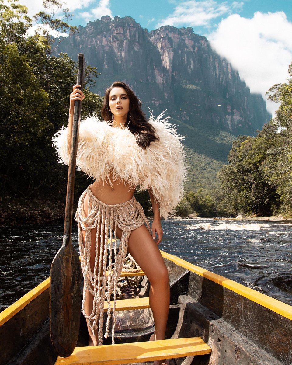 johanchango's tweet photo. La espectacular Luiseth Materan Miss Universo Venezuela desde el parque nacional Canaima. 

Rumbo a Miss Universo 

By #changophoto https://t.co/2f6neAlYVM