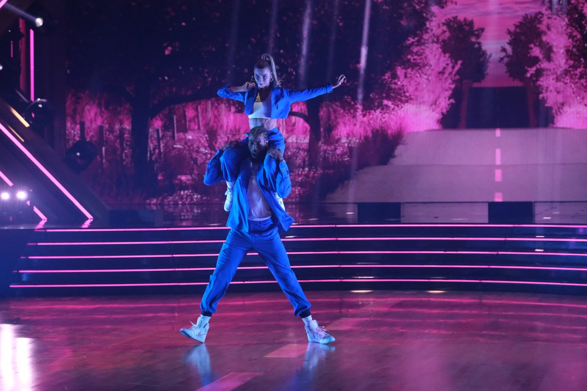 officialdwts's tweet photo. Were you expecting anything less?! There are no limits when @imanshumpert and @DKaragach are in the #DWTS ballroom 💯🤯 #Finale https://t.co/1B5DQ3tVhc