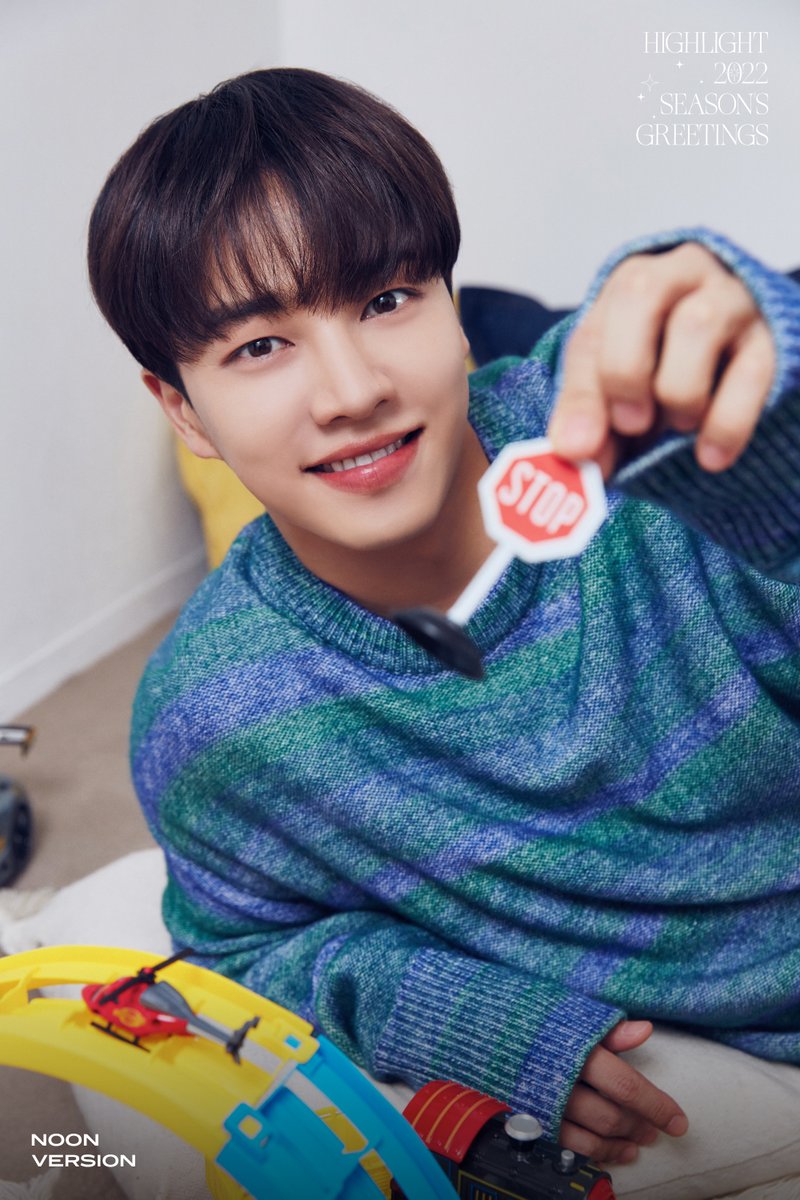 Highlight_AUent's tweet photo. HIGHLIGHT 2022 SEASON'S GREETINGS CONCEPT PHOTO - NOON ver. -

✔ https://t.co/kGAC99Rg0k

#하이라이트 #Highlight #윤두준 #YOONDUJUN #양요섭 #YANGYOSEOP #이기광 #LEEGIKWANG #손동운 #SONDONGWOON https://t.co/0Z6hK5wxM9
