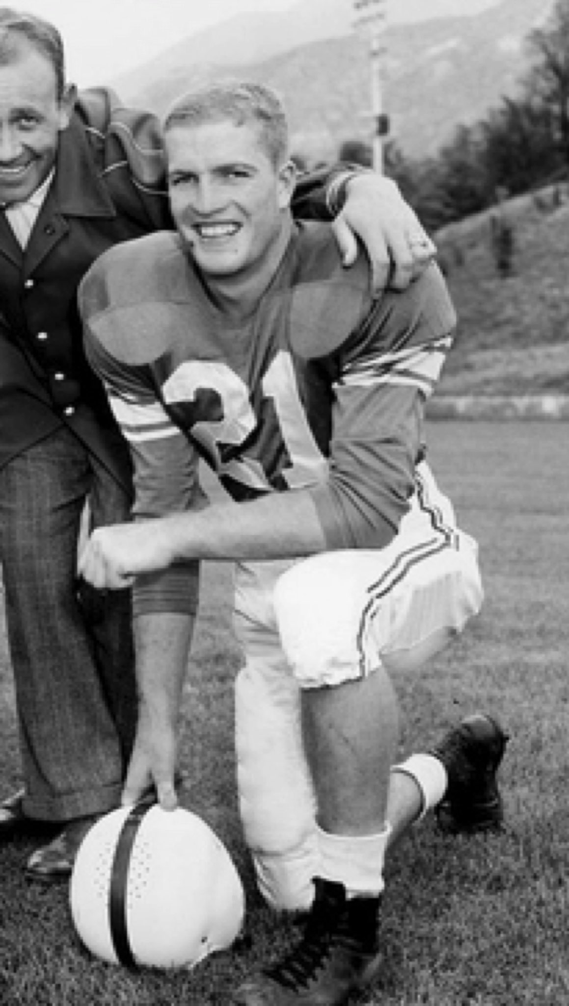 Random College Athletes on Twitter "Dick Felt BYU, Defensive Back 1952