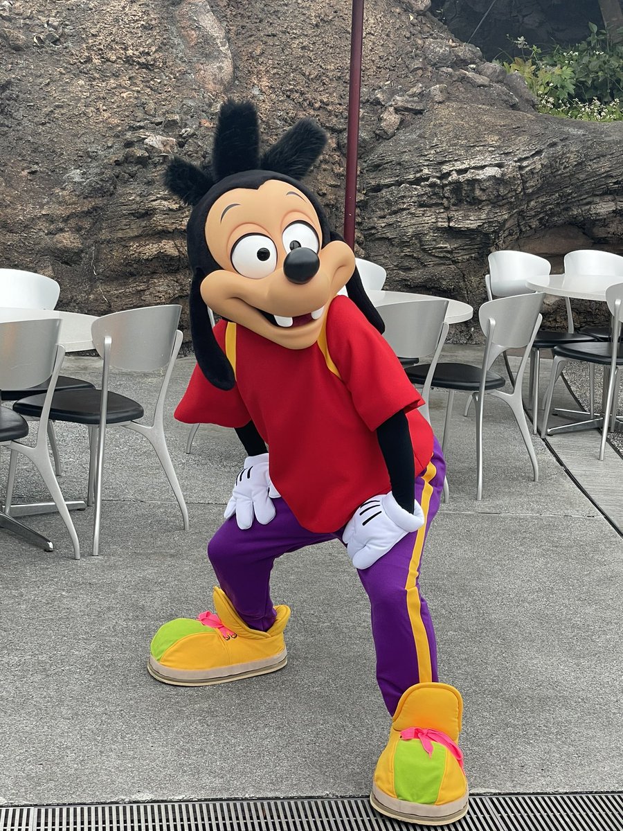DisneyPirates19's tweet photo. ディズニー行きたーい！！
この前行った時に遭遇したまっくん😍💕
なんでこの日一眼持っていかなかったんだ…😭💔 https://t.co/jZXl0wdnHo