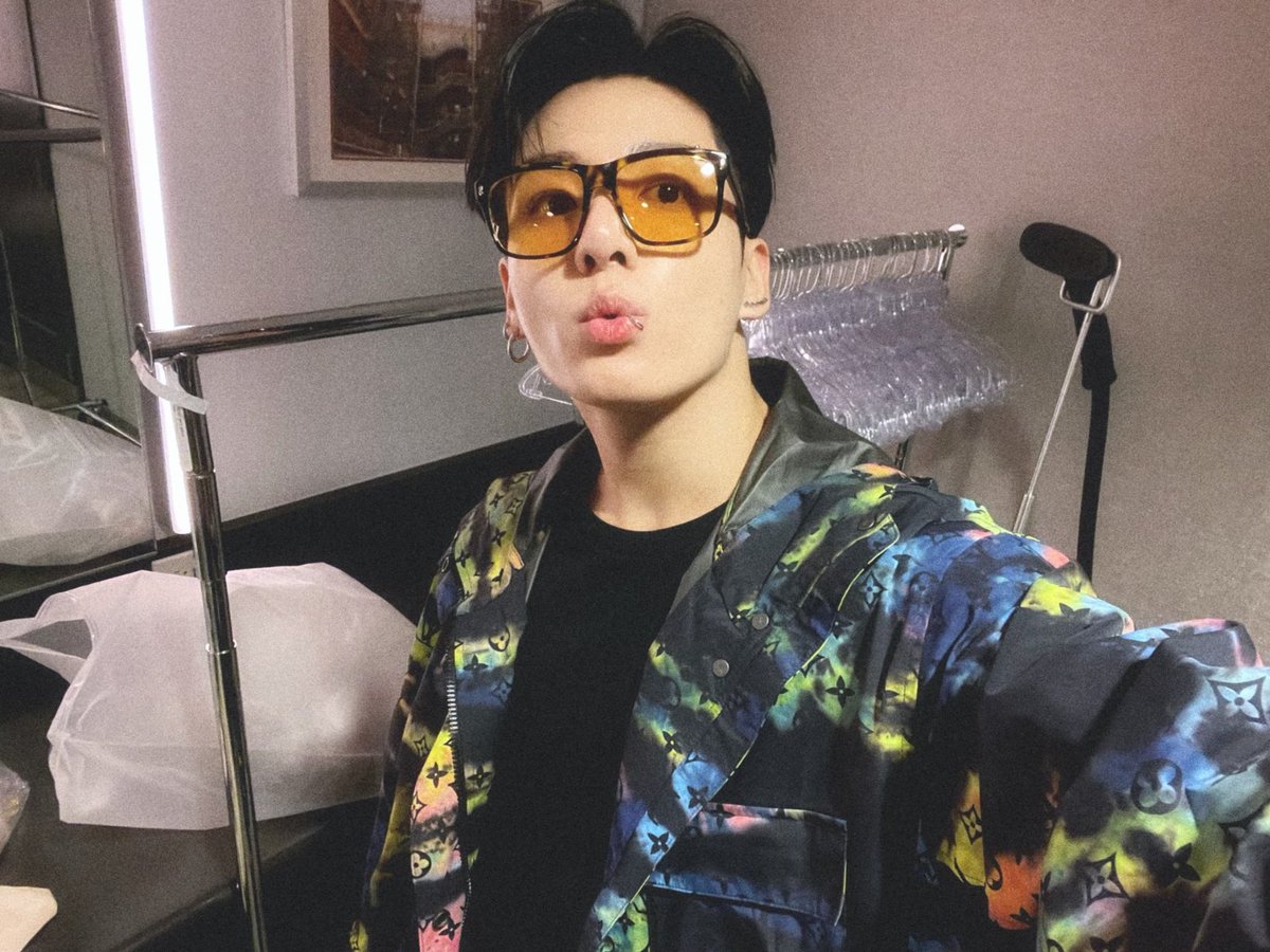 J'prince// log out tweet media