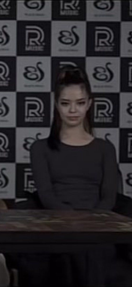 spicyjyah's tweet photo. She damn knows that she did some evil shit now she trynna act all sad lmaooo god bless me cause-
#BLACKSWAN #LEIA_OUT https://t.co/mcE2fOYy9D