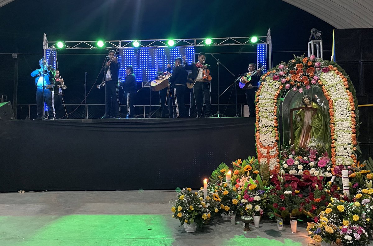 MPaolaCruz's tweet photo. Agradezco a nuestro amigo Prof Emilio Jacinto Macoco por la invitación #Festejo #diadelamusica en #Colonia #Cuauhtémoc #Cuautla #Morelos Vamos por un #Presupuesto2022 que fortalezca y reactive #Arte #Cultura #Morelos https://t.co/a9uurmthCn