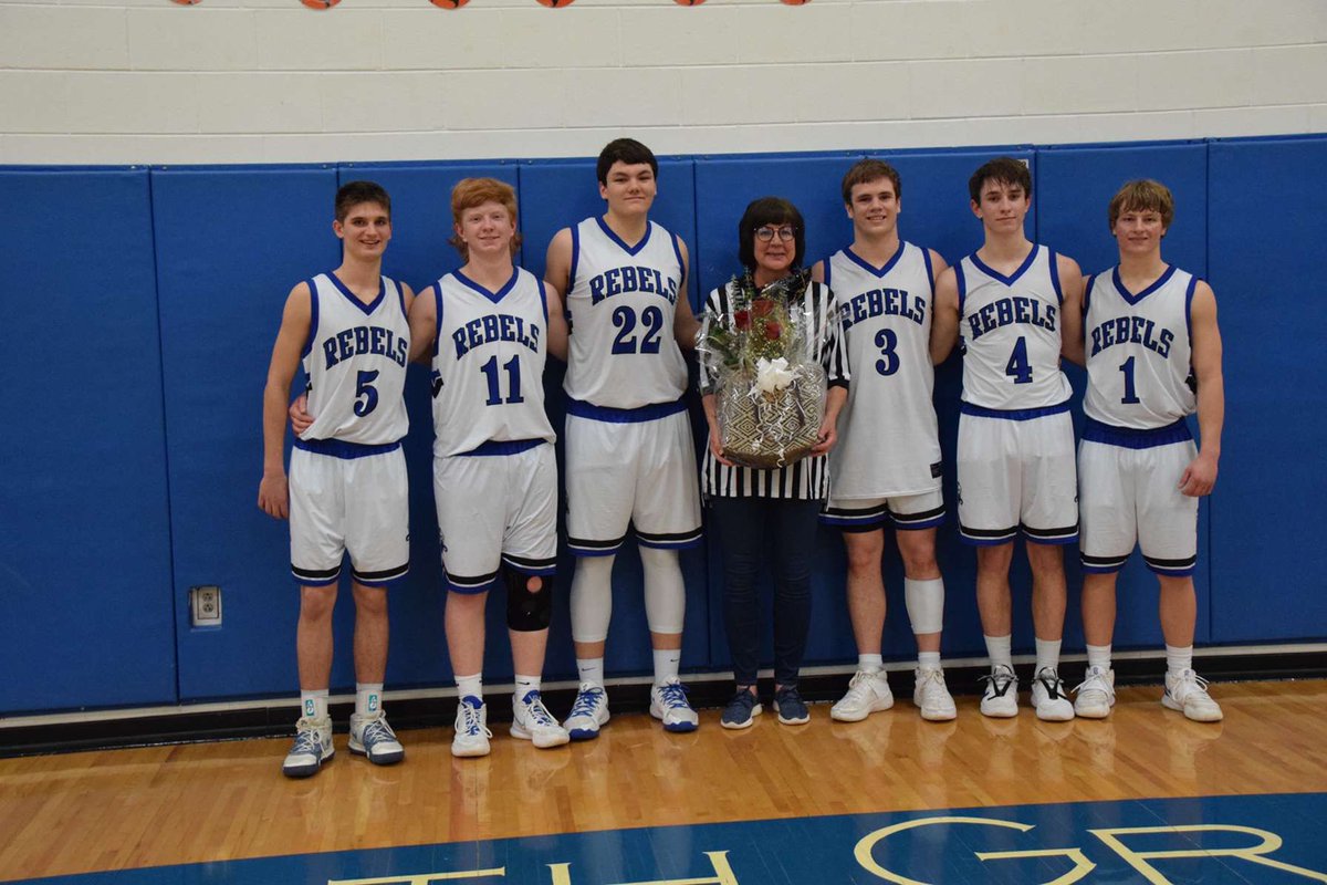 There are no words to describe how bad it hurts to lose you. Thank you for forming me into the man I am today. You will be missed by so many, we all love you. Please pray for the Applegate family. ❤️