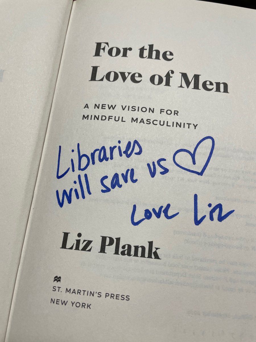 LittlePirraglia's tweet photo. @feministabulous oh hello, Liz Plank. This was a cute surprise. 👋🏻 https://t.co/YtUjeCigdR