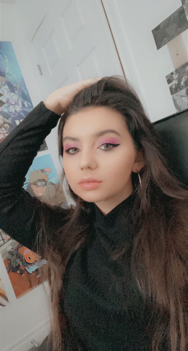 DidiiPuff's tweet photo. Am i the only one who is always procrastinating stuff because I’m too lazy to do it ? And is panicking after because I don’t have time to do all the work I have?🥲🥲🥲🥲 #life #ripme https://t.co/NZmdI5nSy3