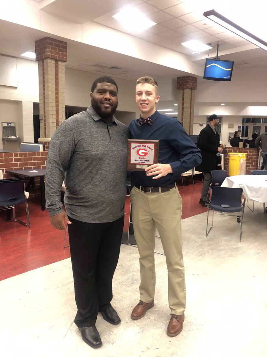 Honored and blessed to be named Grassfield High School MVP🙏🏼 Love this program and I can’t wait for the next chapter of my football career🔒🔒<a href="/grizzlyfb/">Grassfield Grizzly Football</a>