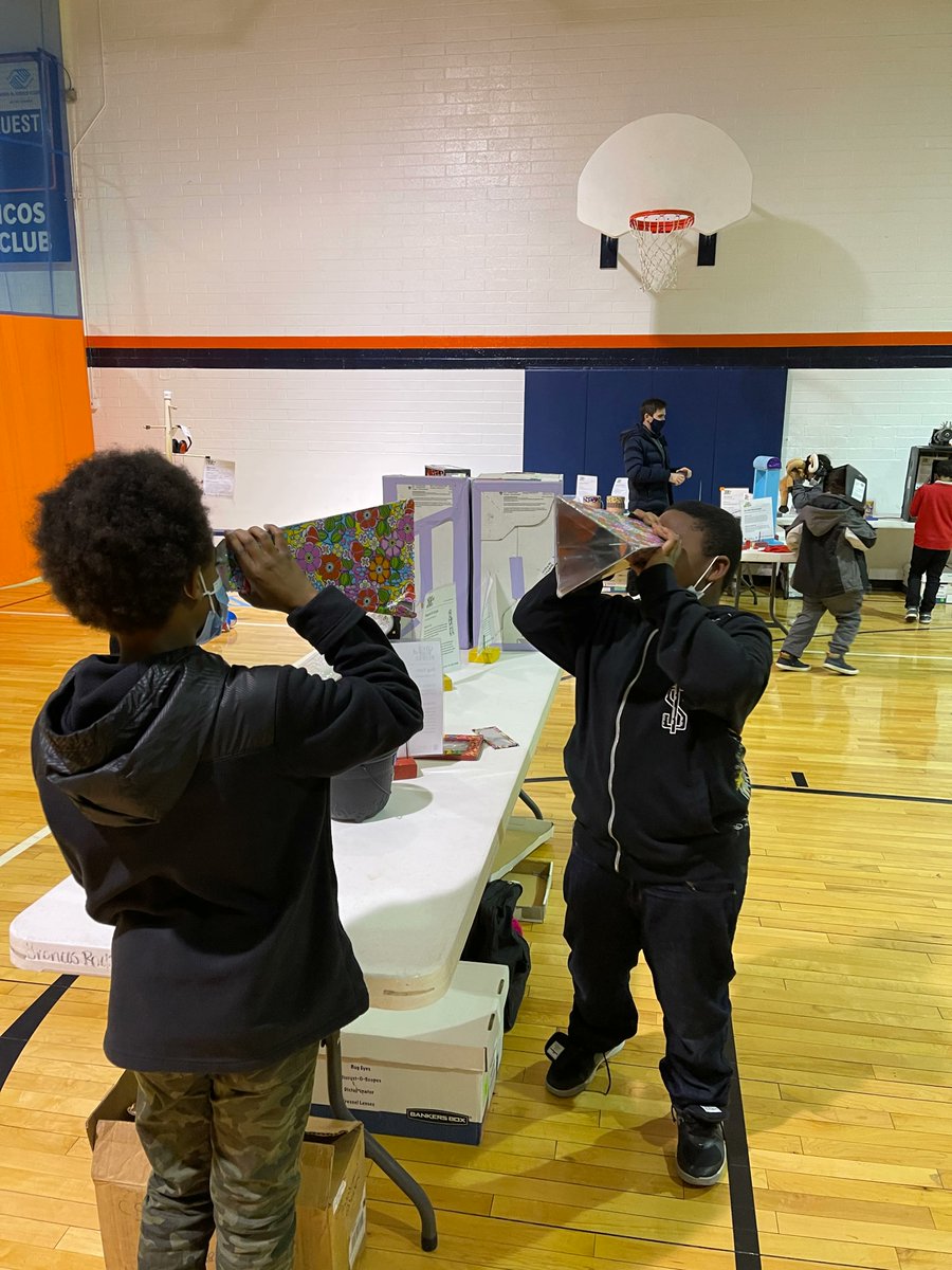 BroncosOffField's tweet photo. Last week the @Broncos teamed up with @CSULSOP to host a "Little Shop of Physics" night at the #Broncos @BGCMetroDenver Club as part of the Broncos #TackleSTEM program ๐งช๐ก
Special thanks to our Tackle STEM partners @evrazna, @LightningeMtrs, Ranger Energy Services and Logitix! https://t.co/YvivxS837o
