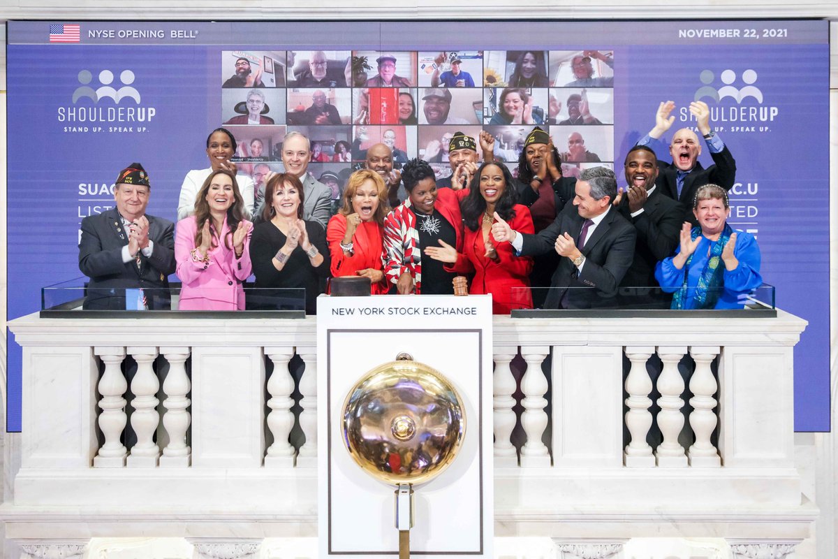 LCAndersonIntl's tweet photo. Honored to join fellow Board members @PhyllisNewhouse @Shawn365Henry @staceyabrams @mentoringwitht2 #VincentStewart @JBryantHowroyd at @NYSE  Stand up. Speak up. #ShoulderUp #cyber @IWFglobal @WomensForumNY @TheGCSP @VitalVoices @MuhlenbergAlum  https://t.co/MXQGhNQluX https://t.co/g3qa9b1bf3