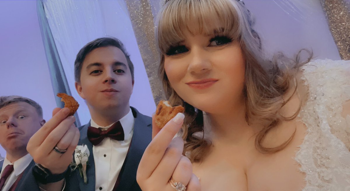 kaylaj1848's tweet image. Got married to my bestfriend this weekend and got tacobell on our way to the hotel 💗💗💗