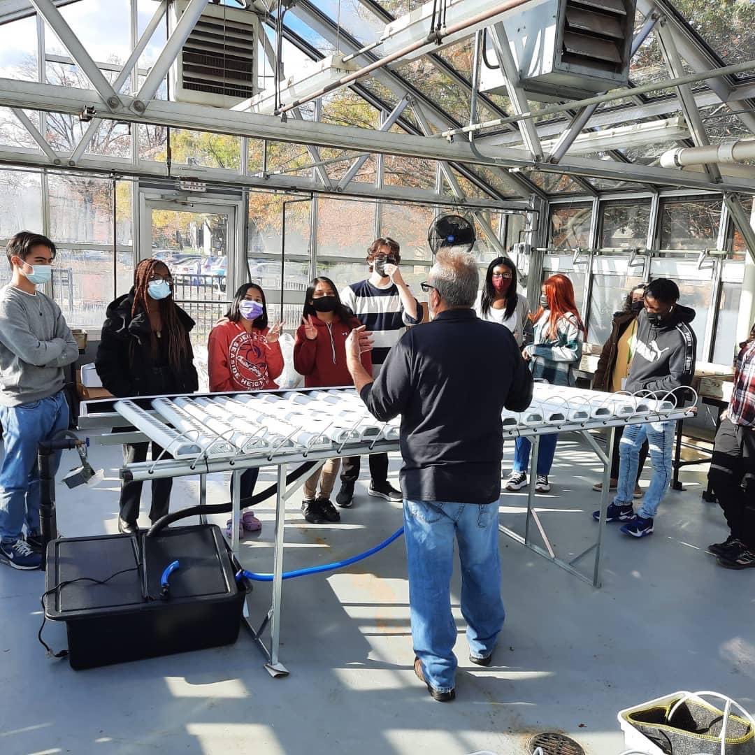 hydroponicjohn's tweet photo. Opening a new hydroponic greenhouse at Kean U… https://t.co/uqS846w1kc