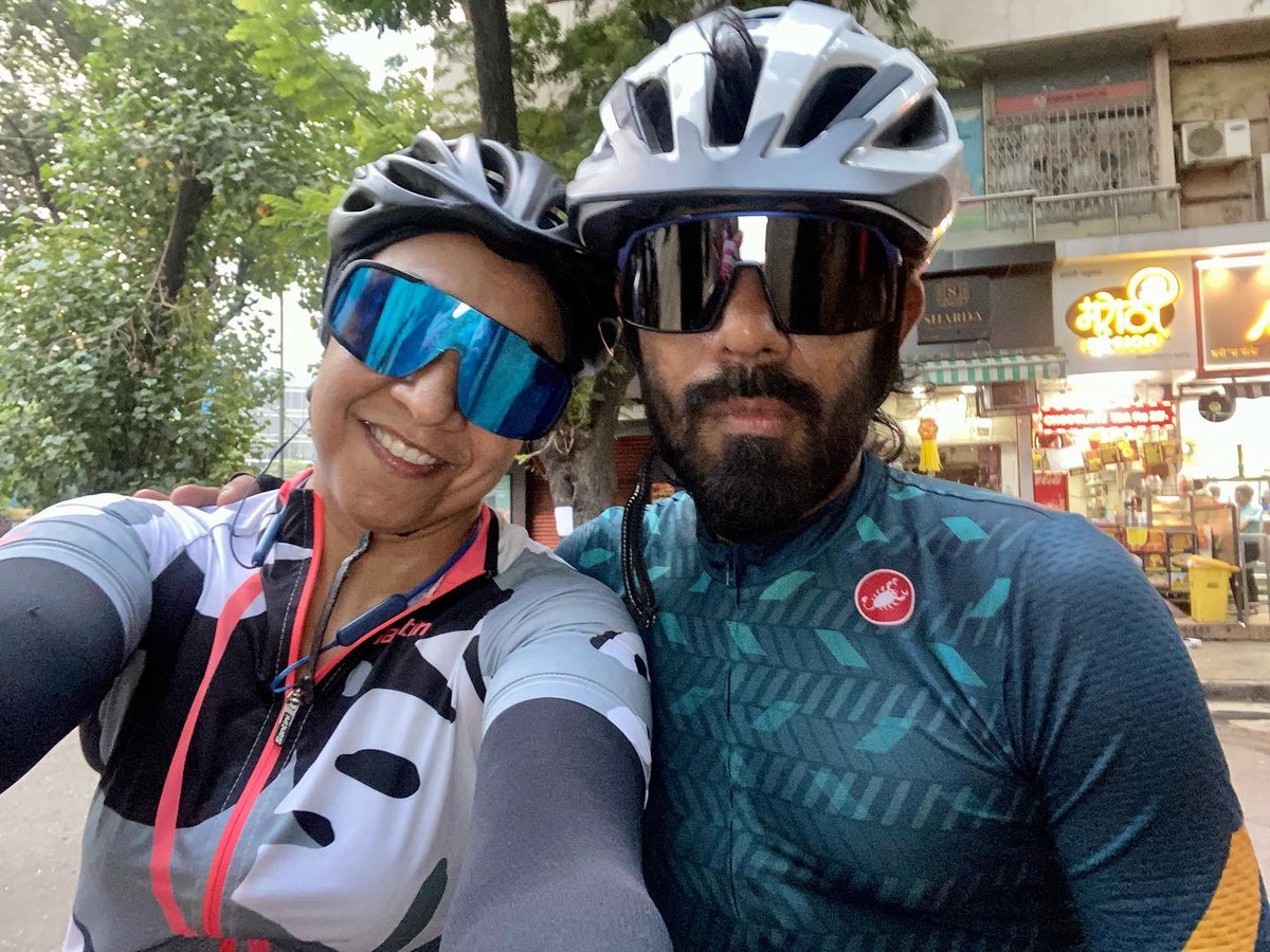 JuhiMeh98692303's tweet image. Cycling addicts be like.., #cycling #cyclingaddict #whileuweresleeping