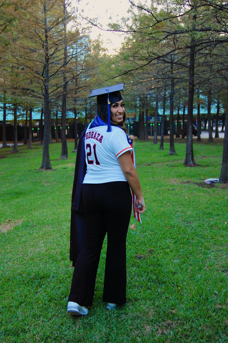_lexxkiara24's tweet photo. 18 days until I walk across the stage to receive my first college degree at my favorite place ever! 🎓🧡 #firstgencollegegrad #classof2021 https://t.co/097rliGfcd