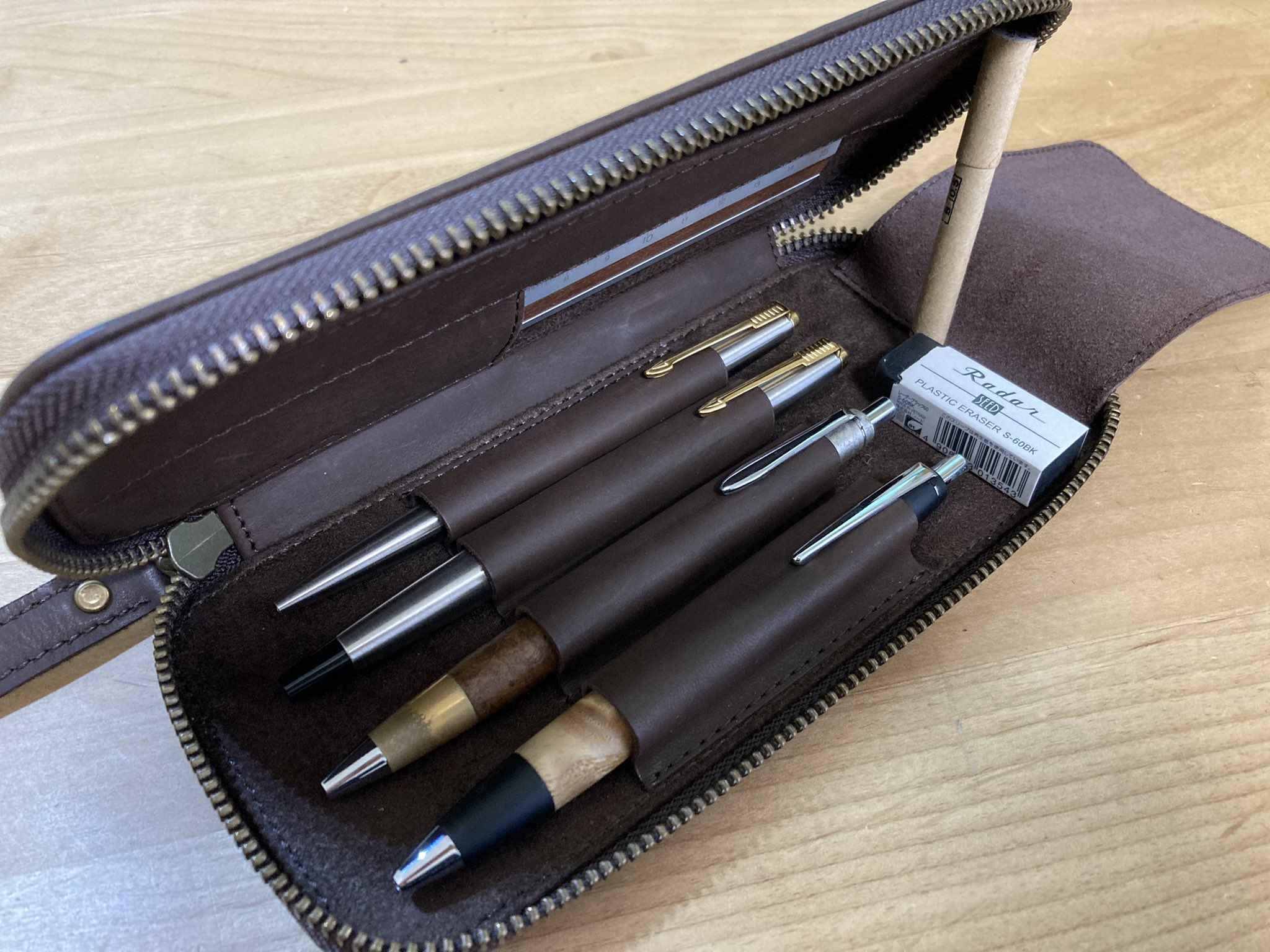 でおすすめアイテム。 Bahagia Craft バハギア ラウンドジップ型ペン