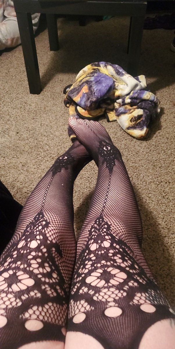 xxEllieMoonxx's tweet photo. Who's ready to cum and see me with @LegendsSecret1 #Chaturbate #Accounting #accountant #adultjob #letmebeyourbaby #thirsttraps https://t.co/rFyxgEym4m
