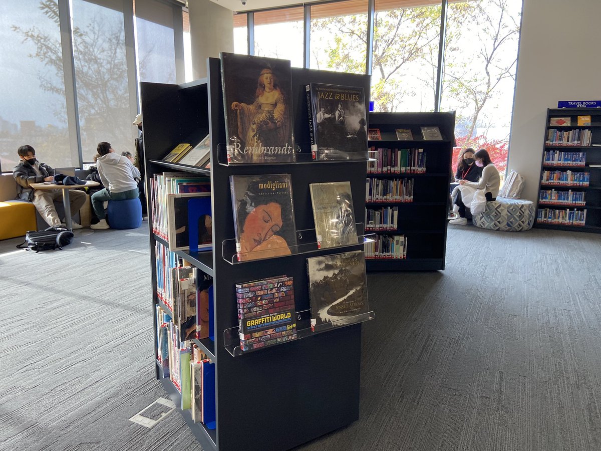 LibraryLauren1's tweet image. Updated our @RaecoAU shelving with more forward facing display options. Added display to the ends of our shelving. Book covers are visible: better browsing and it looks great! #intlchat #sfs1912 #betterbrowsing #forwardfacing