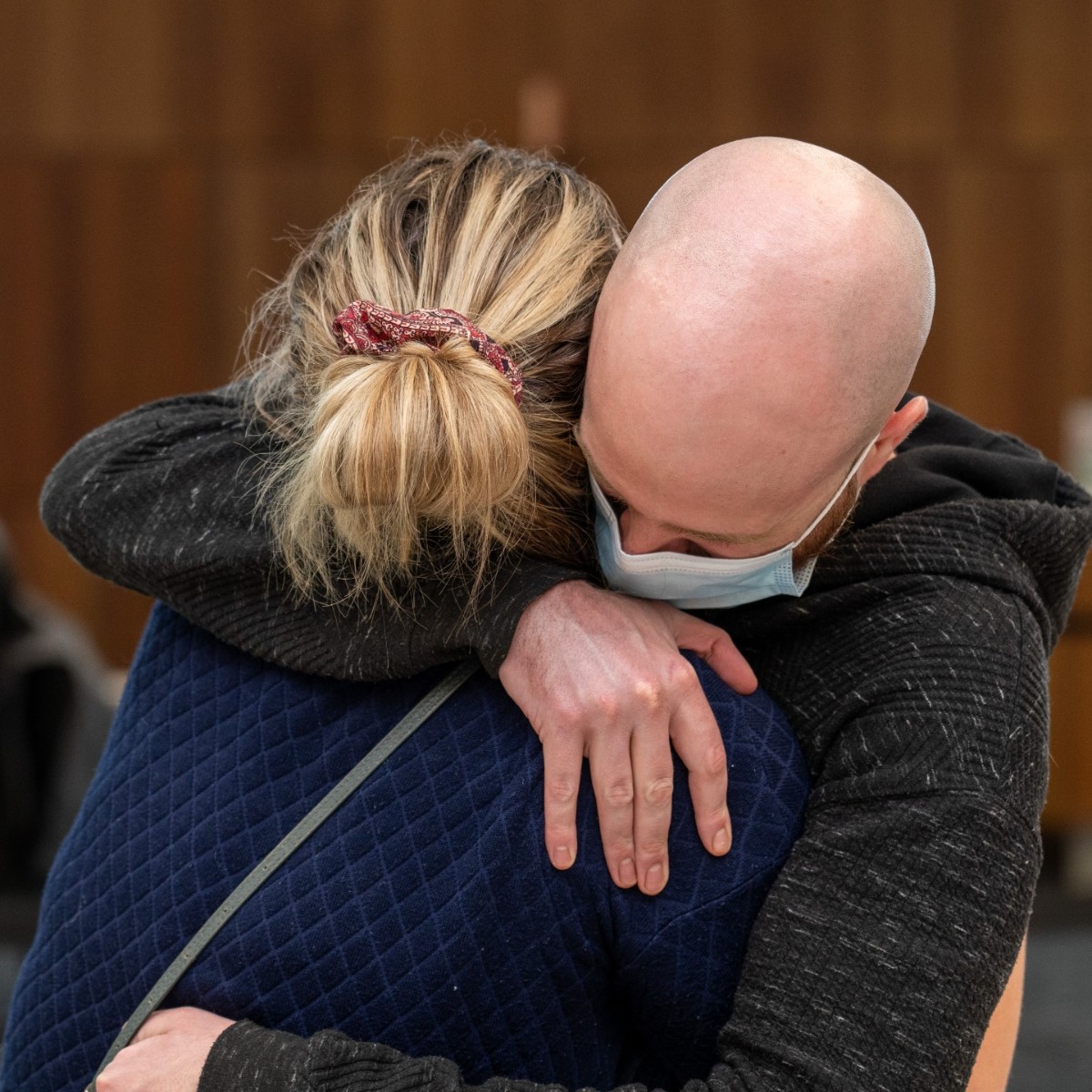 AdelaideAirport's tweet photo. Not a dry eye in the terminal as the 'Love Actually' moments pour in today, with many reuniting with friends and family after months apart.
Who will you be excitedly waiting for at arrivals over the coming weeks?
#AdelaideAirport #FlyADL #WelcomeBack #ItsGreatToSeeYou https://t.co/A0A4rmmrnW