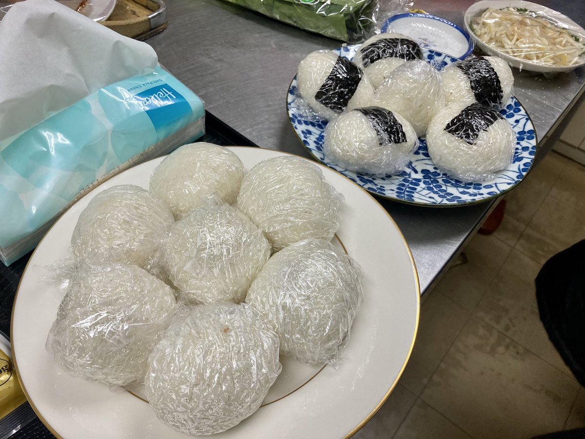 kanomachi_'s tweet photo. 俳優部で炊き出しをつくっております🍙
#かのまち #COLLABOplus #下地湧貴監督 https://t.co/FOLV77rr4h