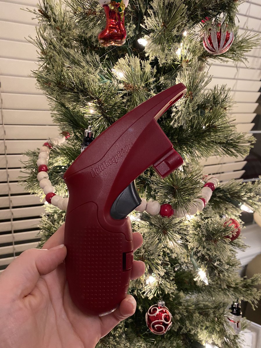 prairiegirl2018's tweet photo. Where would I be without my light keeper pro? I’d be pulling my hair out and buying new lights or a new tree. But @LightkeeperPro saved the day! #Christmas #Christmas2021 https://t.co/na3XOdc8qR
