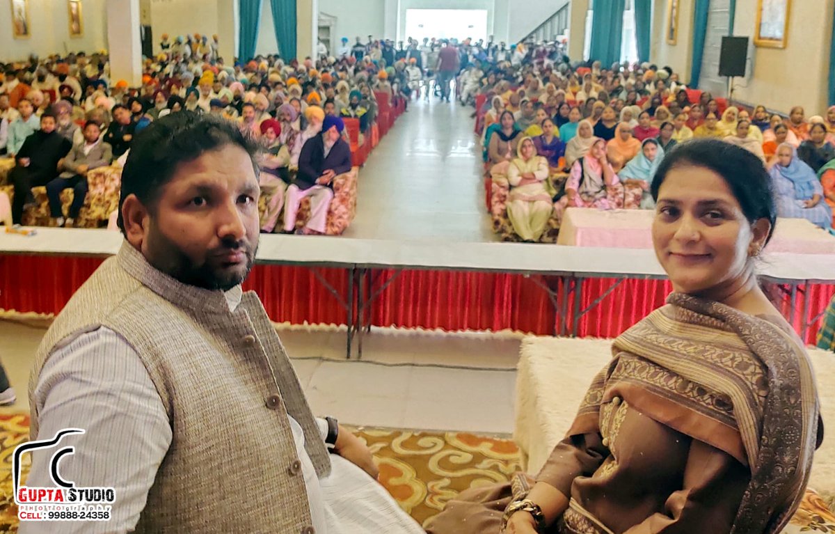 Randhawa_INC's tweet photo. ਮੈਂ #ਹਲਕਾ_ਸਮਾਣਾ ਦਾ ਧੰਨਵਾਦ ਜਿਨਾਂ ਨੇ ਹਜ਼ਾਰਾਂ ਦੀ ਤਦਾਦ ਵਿੱਚ ਪਹੁੰਚਕੇ ਕੱਲ ਮੇਰੀ ਟਿੱਕਟ ਦੀ ਲੜਾਈ ਵਿੱਚ ਮੇਰਾ ਡਟਕੇ ਸਾਥ ਦਿੱਤਾ। @Barmer_Harish #ਕਾਂਗਰਸ @RahulGandhi @_lalitnegi @sherryontopp @Allavaru @CHARANJITCHANNI @Sukhjinder_INC @dnetta https://t.co/4uVudmoC6i