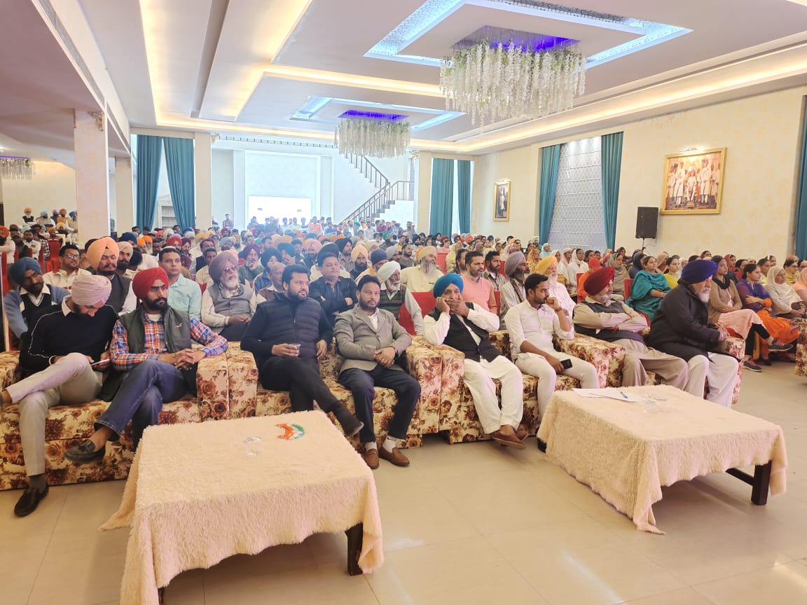 Randhawa_INC's tweet photo. ਮੈਂ #ਹਲਕਾ_ਸਮਾਣਾ ਦਾ ਧੰਨਵਾਦ ਜਿਨਾਂ ਨੇ ਹਜ਼ਾਰਾਂ ਦੀ ਤਦਾਦ ਵਿੱਚ ਪਹੁੰਚਕੇ ਕੱਲ ਮੇਰੀ ਟਿੱਕਟ ਦੀ ਲੜਾਈ ਵਿੱਚ ਮੇਰਾ ਡਟਕੇ ਸਾਥ ਦਿੱਤਾ। @Barmer_Harish #ਕਾਂਗਰਸ @RahulGandhi @_lalitnegi @sherryontopp @Allavaru @CHARANJITCHANNI @Sukhjinder_INC @dnetta https://t.co/4uVudmoC6i