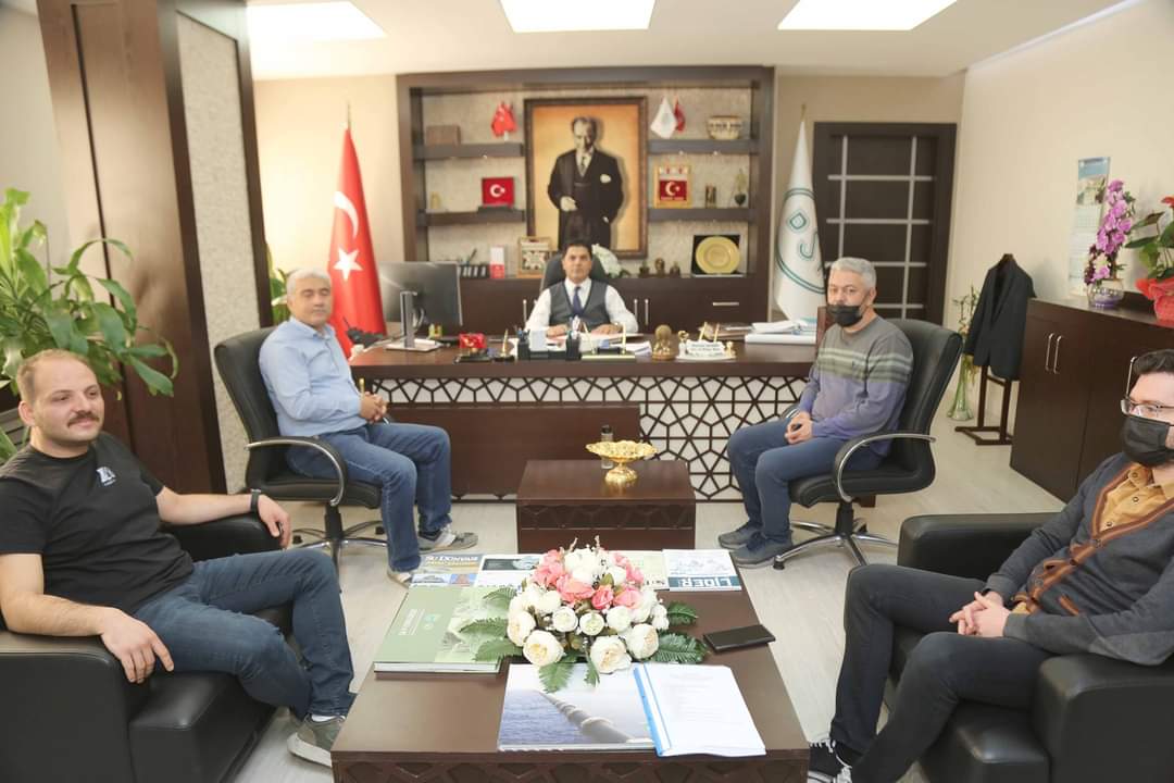 dsi_18_blgmd's tweet photo. #Afyonkarahisar #Şuhut #Karaadilli 3.Kısım YAS ( Yeraltı Sulama)Şebekesi işi sözleşmesi, Bölge Müdürümüz Sn.Rahmi ŞAHİN ve Yüklenici firma yetkilileri arasında imzalandı. https://t.co/LBRALSlfyR