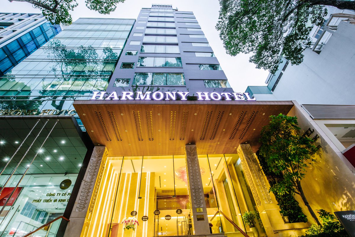 harmonysaigon's tweet photo. We are ready to serve you from 15th November 2021. Come and get our safe, priority services and great prices.
HARMONY SAIGON HOTEL &amp; SPA
Add: 32 A-34 Bui Thi Xuan St - Ben Thanh Ward 1-Ho Chi Minh City - Vietnam.
 info@harmonysaigonhotel.com _ https://t.co/mCT56WzBKG https://t.co/ZMJ1VeCdtv