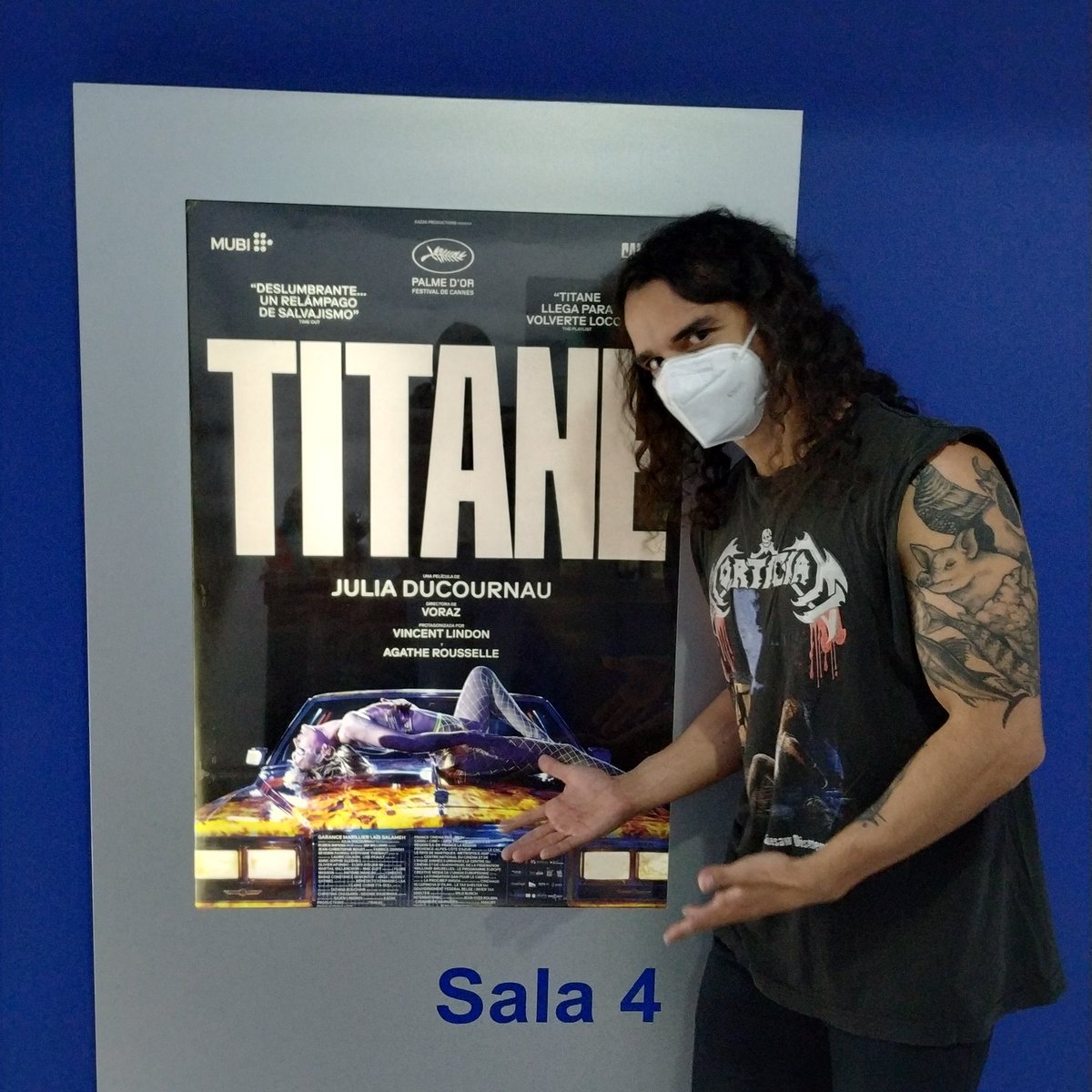 Gracias a <a href="/Robotania/">Tania Ochoa ⚡️</a> ví #TITANE y solo puedo decir que.... se tiene que ver. El guión es una locura. <a href="/cineCANIBAL/">Cine CANÍBAL®</a> es grande por traer estás películas. #VoyConRobotania