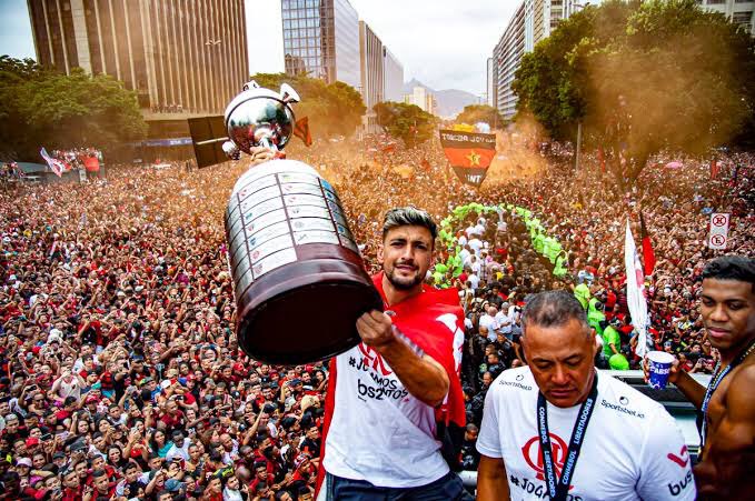 RoostCoin___'s tweet photo. 2 anos do melhor dia da minha vida ❤️🖤#VamosFlamengo https://t.co/2vnPKTBJDS
