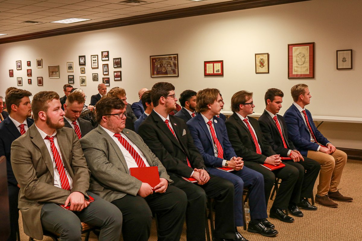 ThetaChiIHQ's tweet photo. ❗️𝗬𝗲𝘀𝘁𝗲𝗿𝗱𝗮𝘆 ΔK at #BallState was recolonized by 15 men who made their pledge to ΘX &amp; will begin their journey toward reinstallation.

#ThetaChi #ThetaChiFraternity #ResoluteMen #HelpingHand #AssistingHand #ChirpChirp https://t.co/ODuG27OoJE