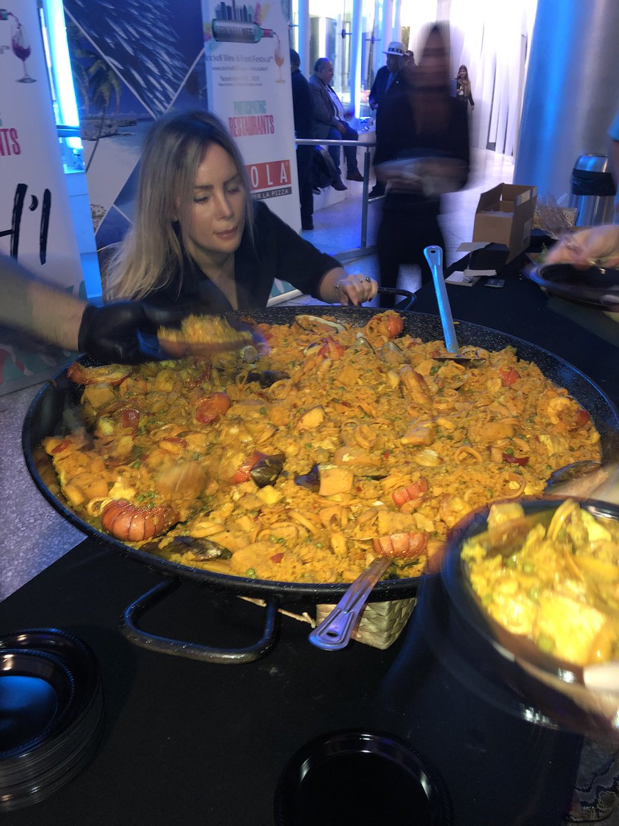 SAMSaysMiami's tweet photo. Lobster Paella Me Always!! #YesChef #MiamiEats #BrickellWFF #Paella #SparklingExperience #MiamiNights https://t.co/AMFHN0YzeH