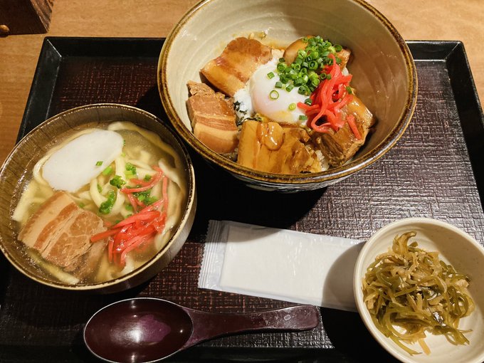 今日はしゅーごのソロライブなので沖縄料理を食べます 