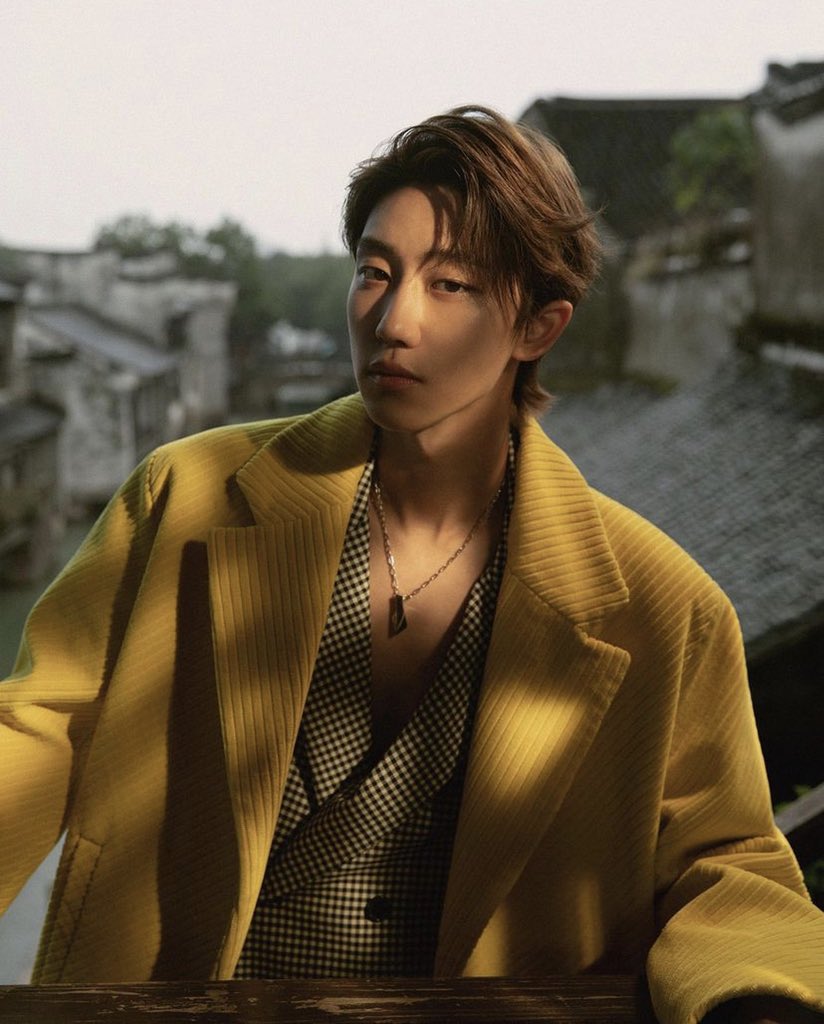 infinity8hao's tweet photo. MODEL XU MINGHAO IS SO STUNNING!!!!! https://t.co/0FPgo5FvRY