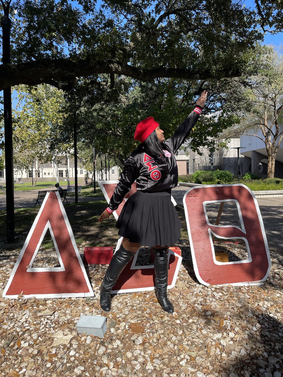 MissChandrelle's tweet photo. A short story about a Third Ward RED ❤️ ΔΣΘ https://t.co/pZFGU0f0pB