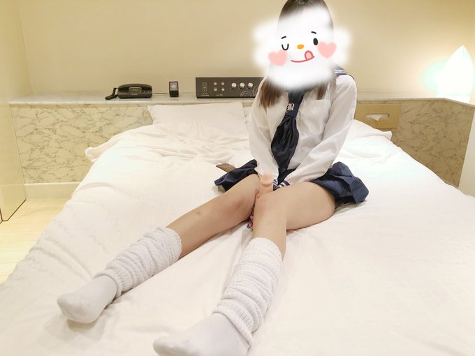 Mai💜@寸止め/言葉責め/S嬢 - 今日18時にファンクラブで動画公開されるよ🥺💋 maiの足コキと手こきでイかされたいM男くんは見てね💖 https://t.co/1IbR6GMWaH #コスプレ #ルーズソックス #足コキ #足責め #足フェチ #脚フェチ #脚コキ #言葉責め #手こき #寸止め https://t.co/orTY4ApP0D