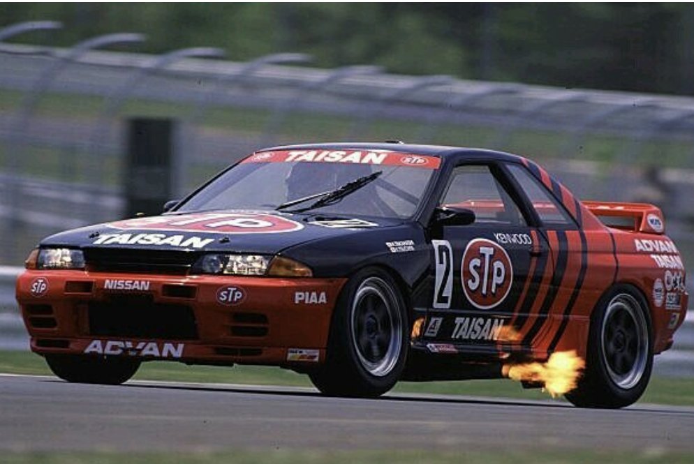 raybrig_ra1's tweet photo. 現行のR35型 GT-Rが最終戦・富士ラストラン！
やっぱりGT-Rと言えばこのR32型の
STP TAISAN GT-Rだよね
今見てもかっこいい🤗
ドライバーも国さんと土屋圭市さんのコンビは最高・最強よね～

#高橋国光
#土屋圭市
#NISSAN
#R32
#グループA https://t.co/VucL1yca4f