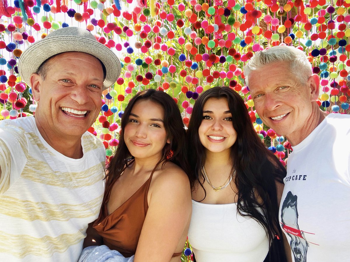 Tips on planning a safe family trips to Los Cabos. Now's an excellent time! bit.ly/3FJnT7p #loscabos #familyvacation #familytravel