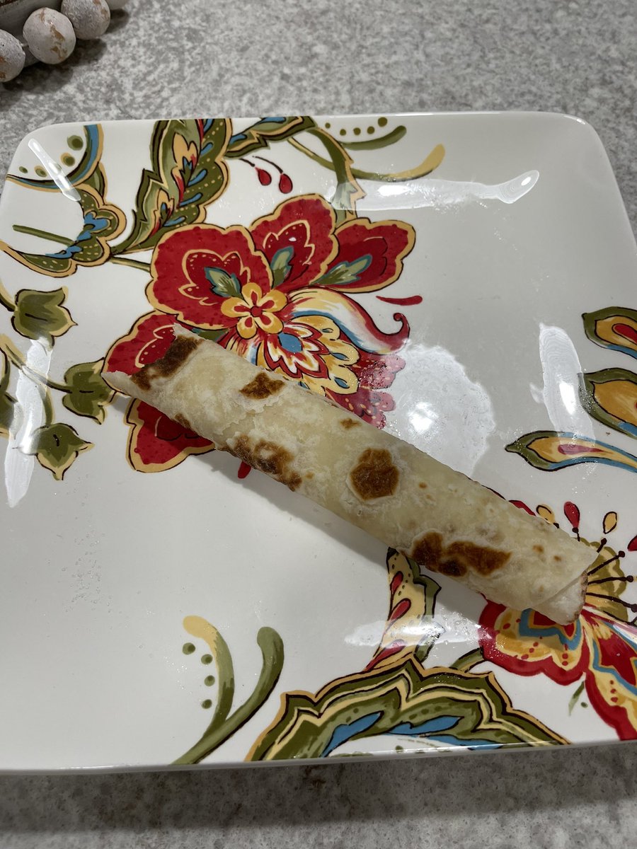 juliechristie74's tweet photo. If youโve never had homemade lefsa, I highly recommend it! Put some butter on it and some sugar until crunches, you wonโt regret it . #lefsa https://t.co/CRNc03r2SB