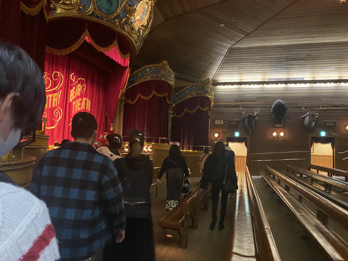 Manaminzel_'s tweet photo. カンベアシアター
遂にアトラクションの中まで
通路と化した…笑
 #TDR_now https://t.co/90b2ugBs3e